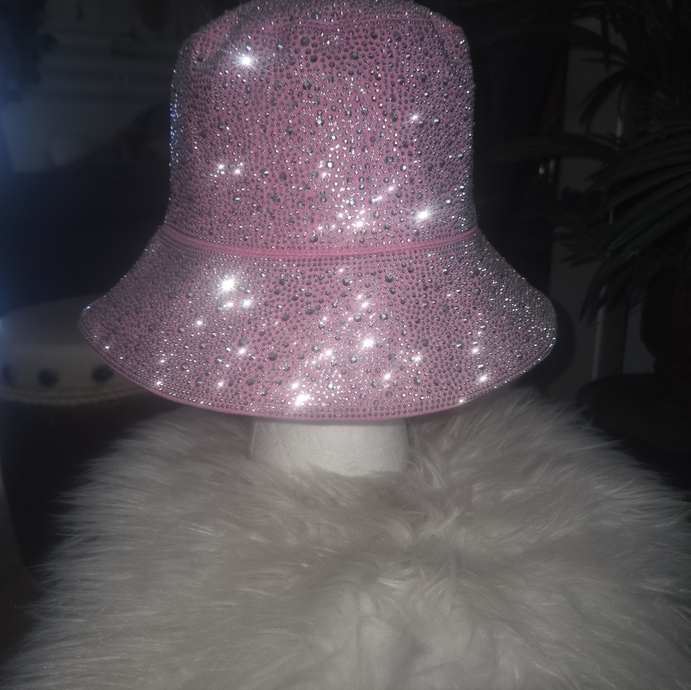 Sparkling Y2K bucket hat NWT